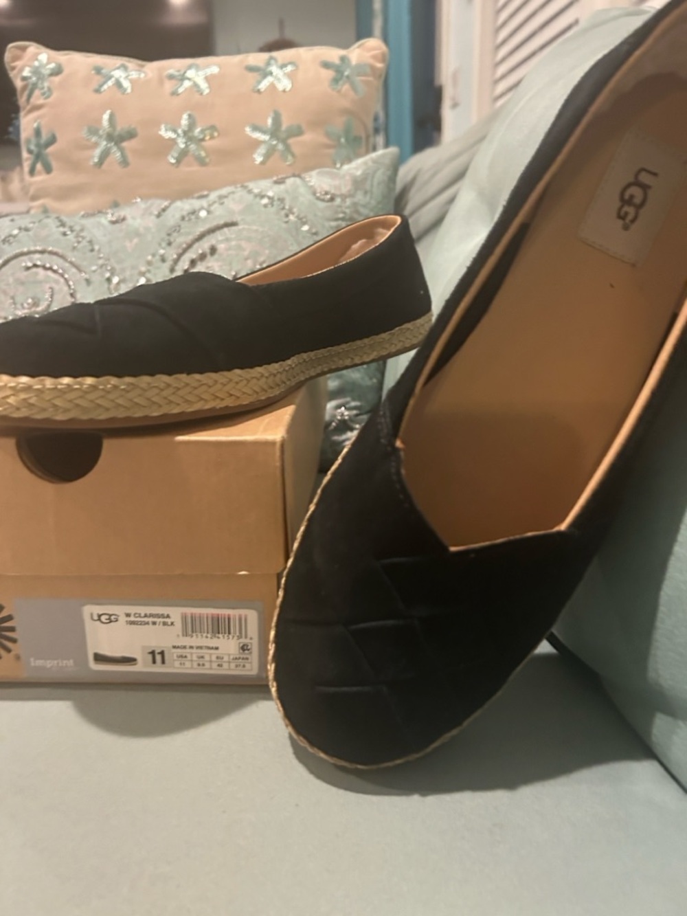 UGG Women’s Clarissa size 11 Black Quilted Flats w/interior fur retail $108